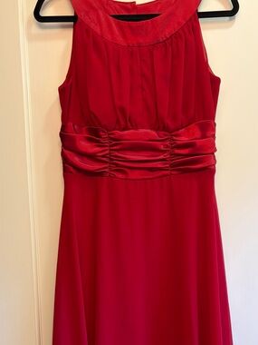 Red Satin-Waist Evening Dress - Women's Formal Gown S1
